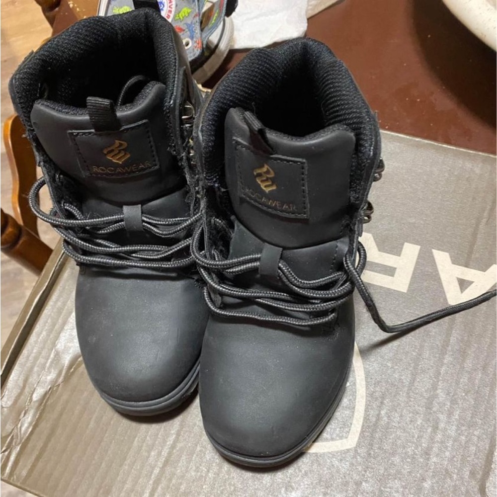 Boys boots size 3 worn a handful of times still basically new